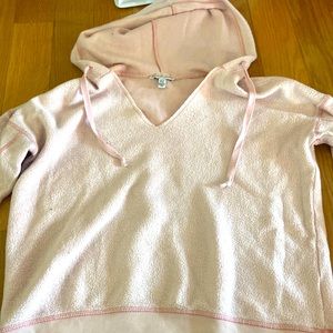Light pink American Eagle Outfitters V-neck hoodie